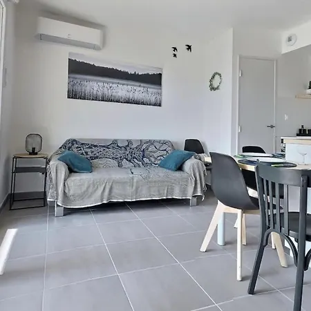 Loggia -cozy شقة *